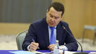 Смаилов поручил госорганам стабилизировать цены на продукты, фото - Новости Zakon.kz от 10.10.2023 10:59