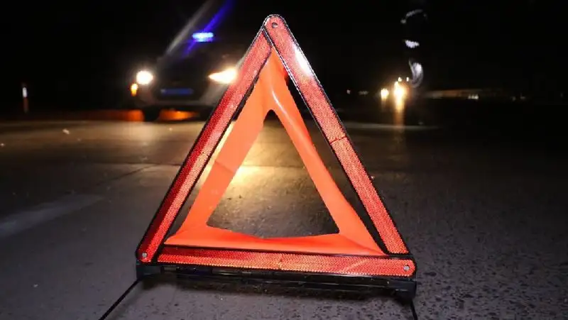 В Караганде сразу три авто и грузовик вылетели в кювет