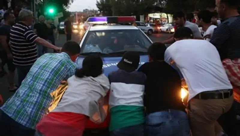 Число пострадавших в ходе столкновений в Ереване достигло 51