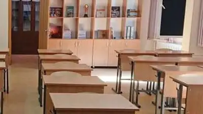 В селе Торткудук со школой попрощался единственный выпускник, фото - Новости Zakon.kz от 02.06.2023 03:22