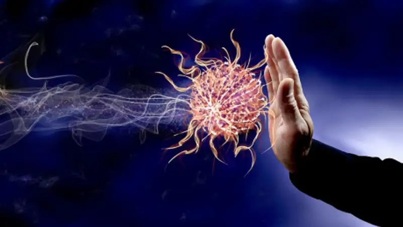 COVID-19 может исчезнуть сам - бывший сотрудник ВОЗ