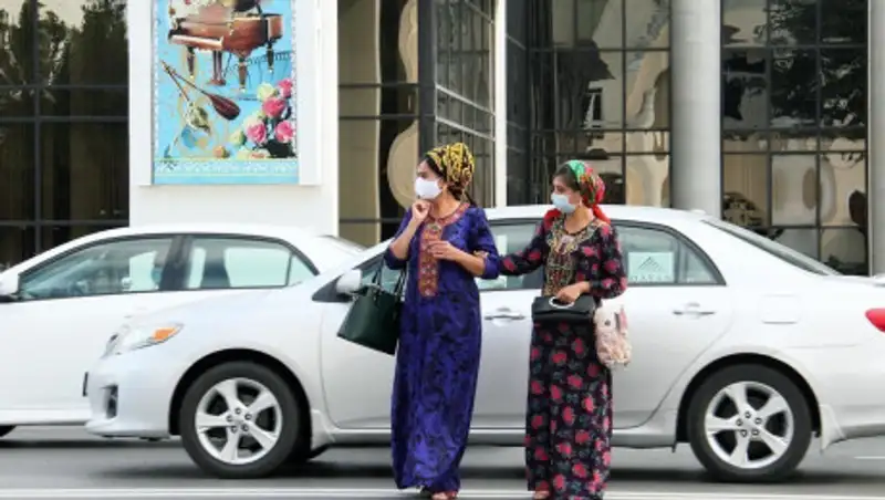 В Туркменистане нарушителям масочного режима угрожают отправкой на хлопок