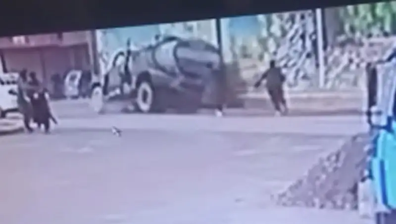 Водовоз насмерть сбил девушку