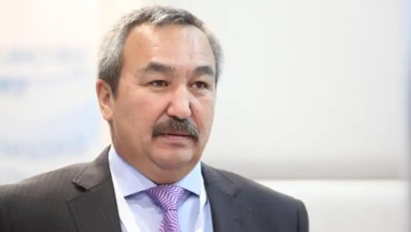 Нурсултан Назарбаев наградил работника нефтяной отрасли из Атырауской области