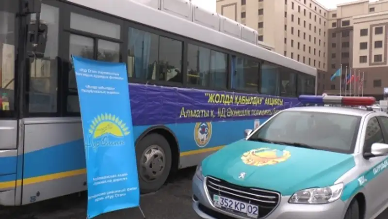 320 алматинцев обратились за консультациями в "Приемную на дороге"