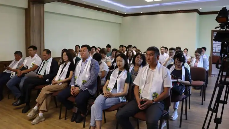Партия «Ауыл» провела заседание, посвященное референдуму