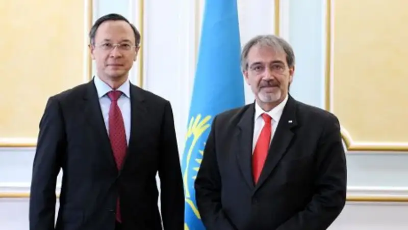 Абдрахманов принял президента Международной федерации Обществ Красного Креста и Красного Полумесяца