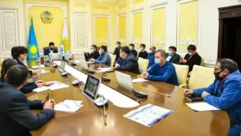 Абат Шыныбеков рассказал о программе комплексного благоустройства дворов Уральска