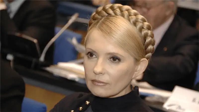 Ю.Тимошенко сравнила ситуацию на Украине с произволом ГКЧП, фото - Новости Zakon.kz от 23.11.2013 02:54