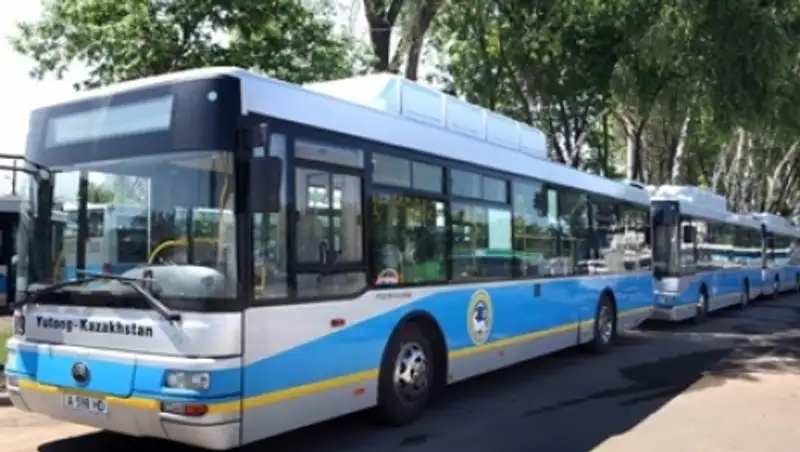 Половину автотранспорта Астаны и Алматы к 2030 г. переведут на газ