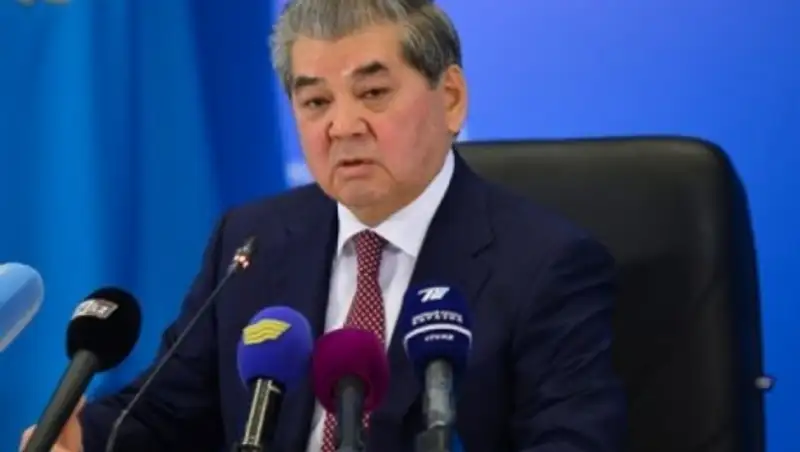 Мажилисмен предлагает ввести для госслужащих утреннюю пятиминутку о кодексе чести