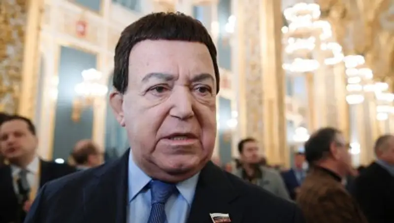 На упавшем в Сочи самолете должен был лететь Кобзон