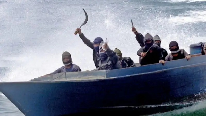 Пираты захватили контейнеровоз в Гвинейском заливе