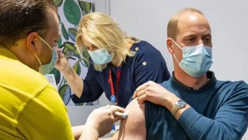 Принц Уильям привился от коронавируса