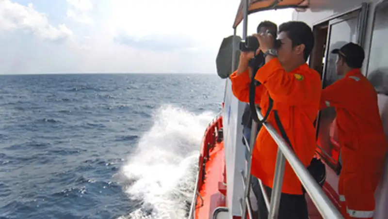 Угрозу цунами объявили в Индонезии