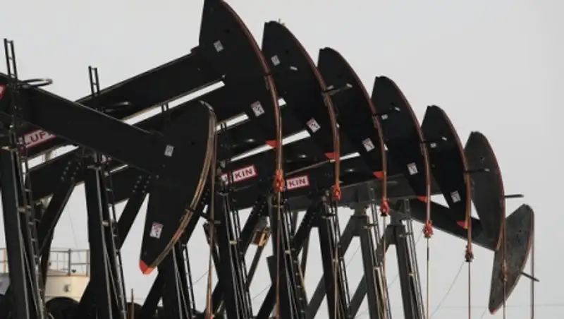 Мировые цены на нефть продолжают рост на новостях из Саудовской Аравии