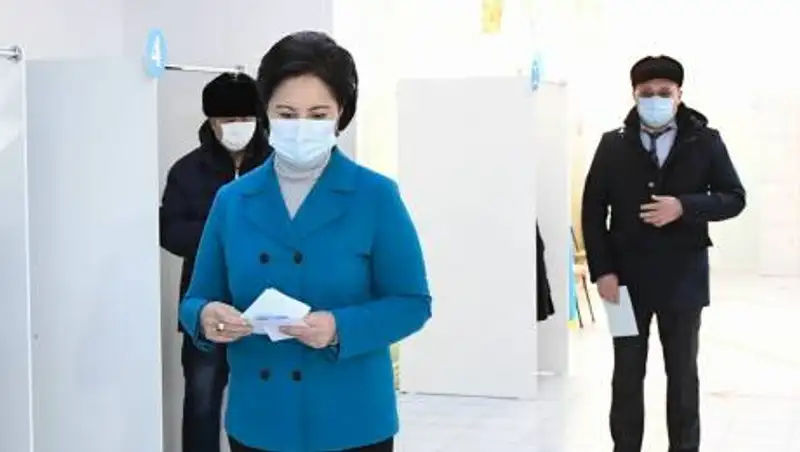 Гульшара Абдыкаликова проголосовала на выборах