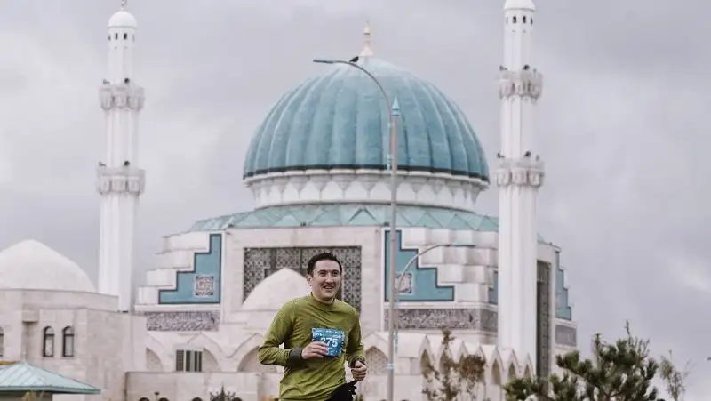 Как прошел Turkistan Marathon 2022 – беговой старт в колоритном этностиле, фото - Новости Zakon.kz от 01.11.2022 13:47