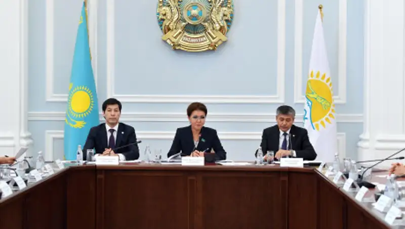 Дарига Назарбаева предложила проводить парламентские слушания с участием акимов