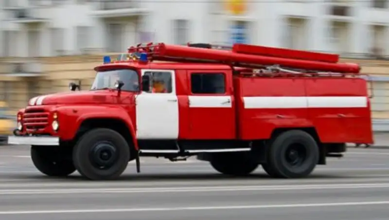 В Алматы произошел крупный пожар в частном секторе