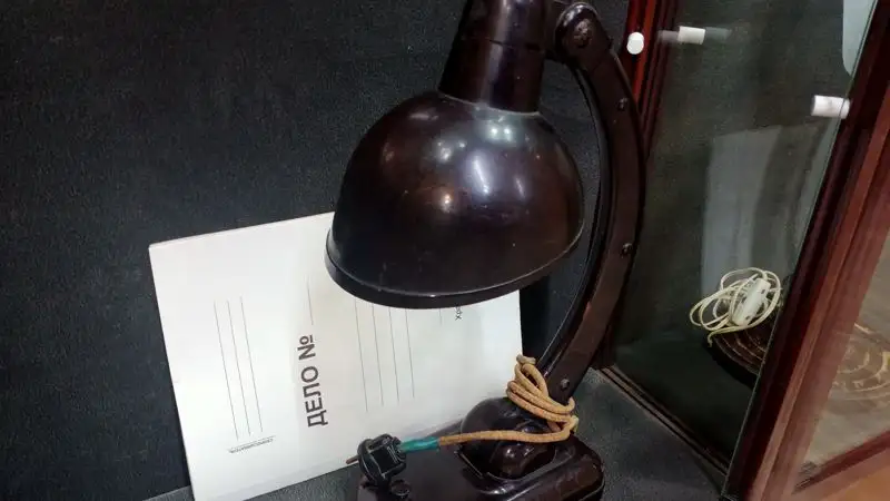 лампа НКВД, фото - Новости Zakon.kz от 02.06.2023 15:06