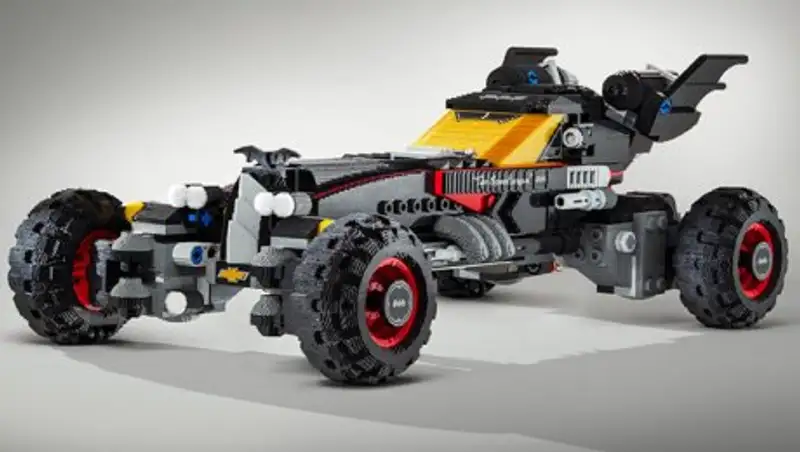 Chevrolet собрал полноразмерный бэтмобиль из Lego