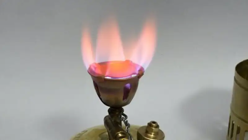 Использование открытого огня в салоне могло стать причиной пожара в автобусе