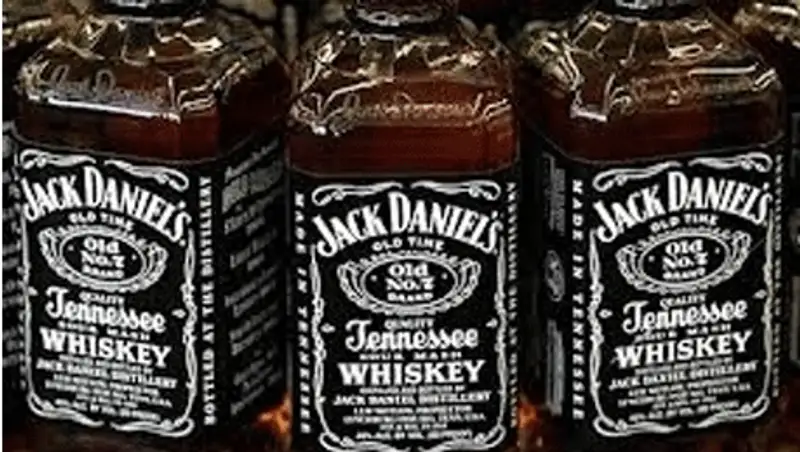 В одном из супермаркетов Актау под видом виски продают спирт, фото - Новости Zakon.kz от 24.11.2013 02:07