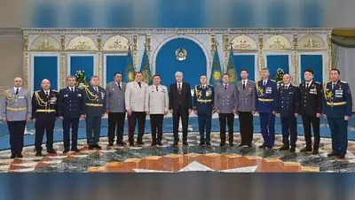 Токаев присвоил высшие воинские и специальные звания Ахметжанову, Бектенову, Скляру