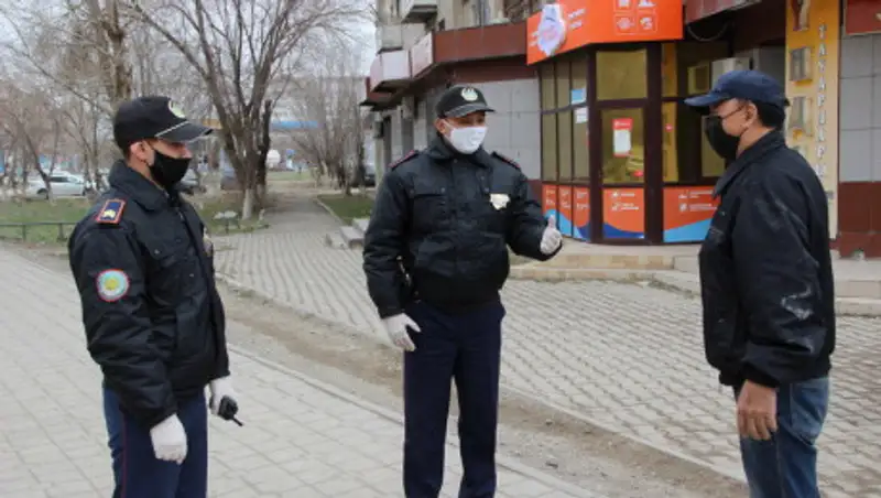 В Актобе задержали пятерых мужчин, мывшихся в бане