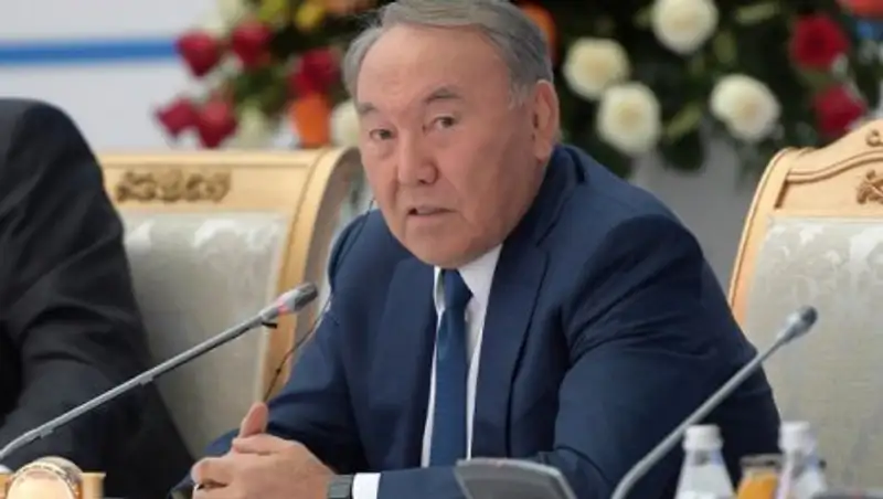 Назарбаев прилетел на Иссык-Куль