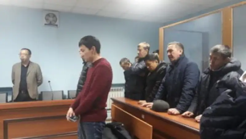 В Семее осудили и лишили званий троих полицейских