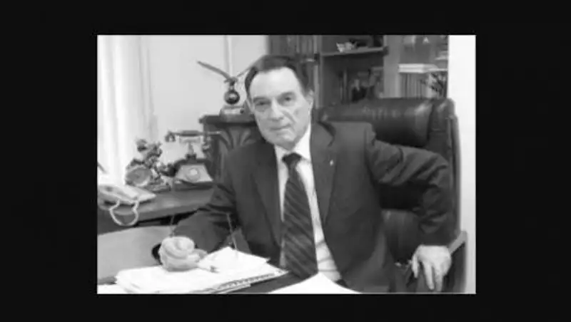 Елбасы выразил соболезнования семье и близким Надира Надирова