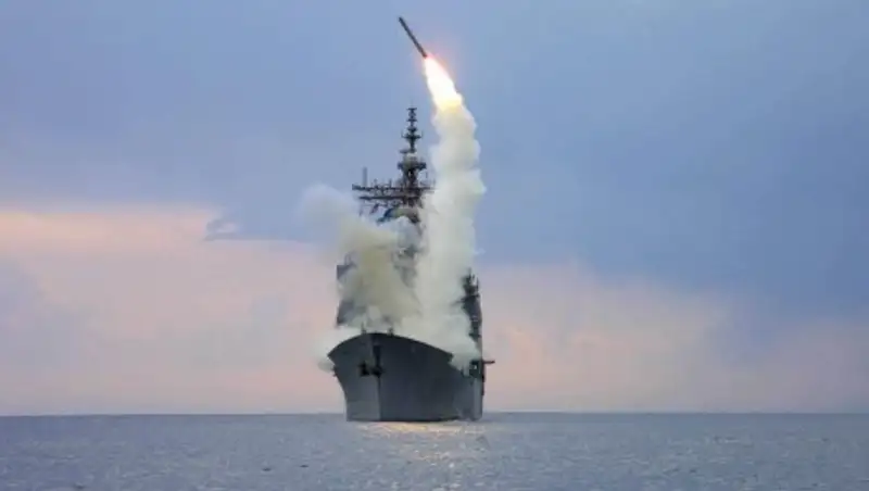 Пентагон опубликовал видео авиаудара по военной базе в Сирии