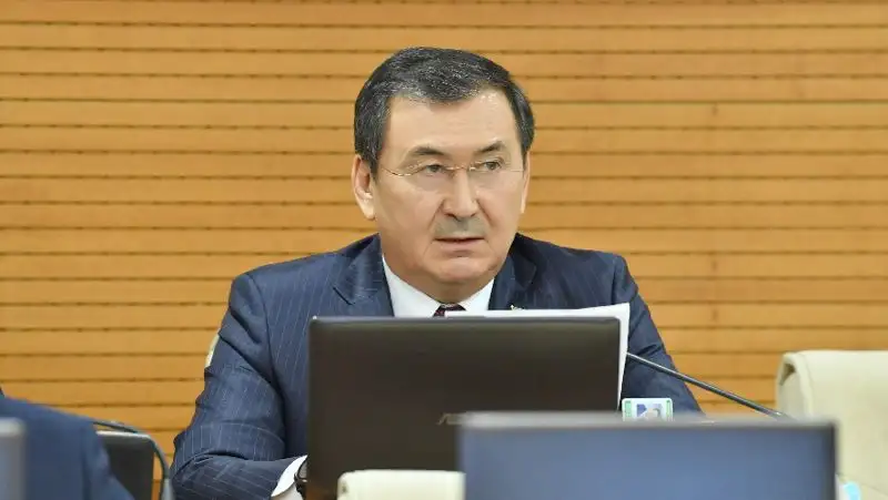 Мажилисмен Турганов: Надо ужесточить контроль над предприятиями, утилизирующими медотходы