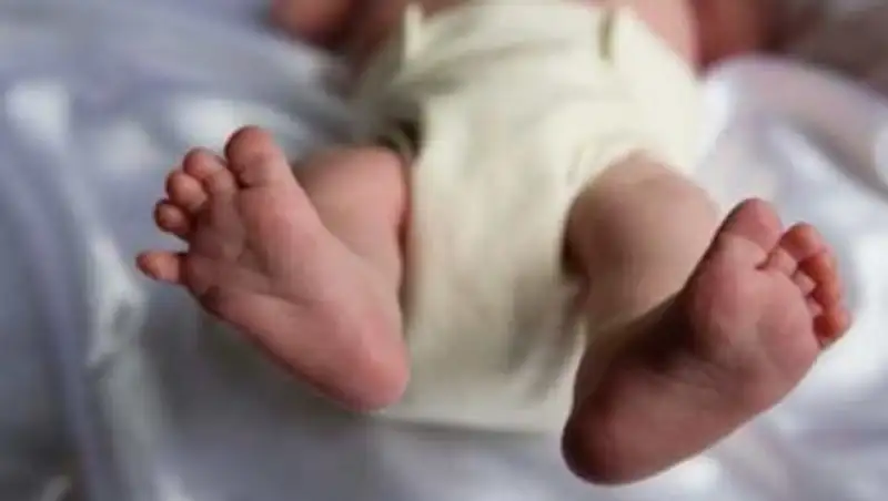 В Уральске у брошенного на стройке младенца нашелся отец