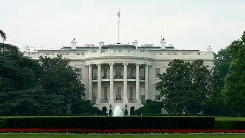 Белый дом: у США есть информация, подтверждающая версию взрыва в А321