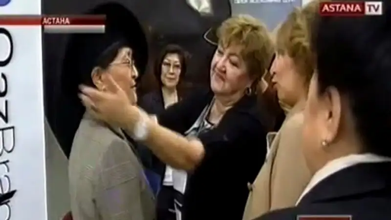 Казахстанцы не берут одежду с отечественным брендом, предпочитая иностранные названия