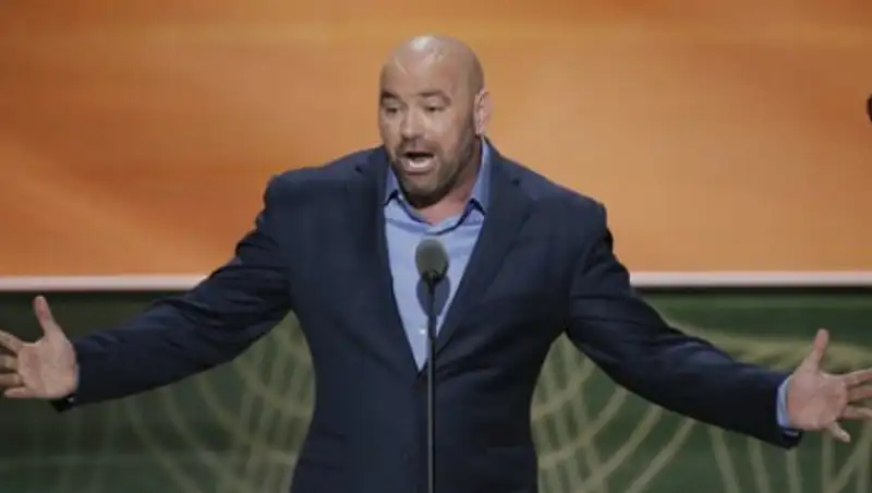 Глава UFC отказал Нурмагомедову в поединке с Макгрегором в России