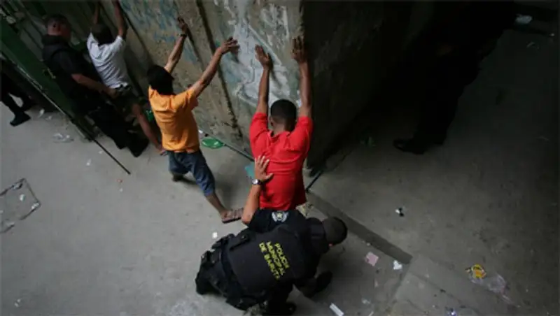 В Венесуле взбунтовавшиеся заключенные удерживают в заложниках директора тюрьмы