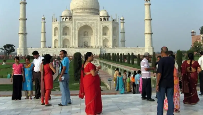 На ступеньках Тадж-Махала погиб японский любитель селфи