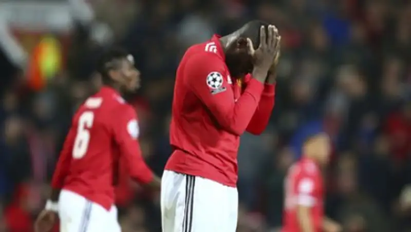 «Севилья» на выезде обыграла «МЮ» и вышла в четвертьфинал Лиги чемпионов