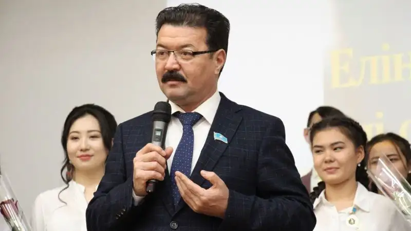 Директор Института госуправления: Были очереди к кабинам для голосования