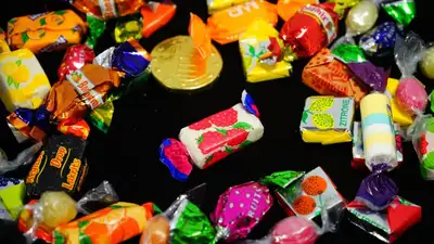Мошенник присвоил тонну конфет в Костанае, фото - Новости Zakon.kz от 24.01.2023 20:50