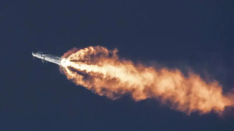 Неудачный запуск Starship Илон Маск назвал "захватывающим"