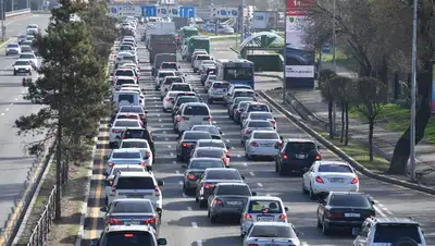 уплата налога на транспорт, фото - Новости Zakon.kz от 28.03.2022 12:15