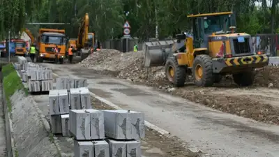 Досаев о некачественном ремонте дорог: Вы же знаете откуда руки растут, фото - Новости Zakon.kz от 24.08.2023 11:34