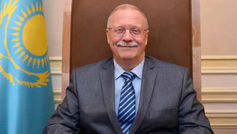 Токаев переназначил члена Конституционного совета Виктора Малиновского