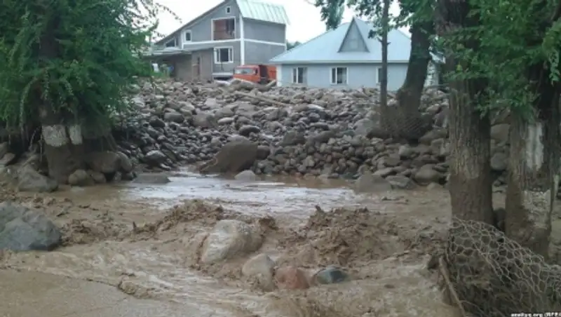 Пострадавшие от селя алматинцы до сих пор ждут решения о сумме компенсаций