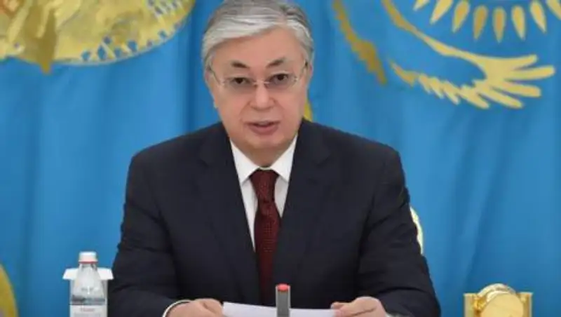 Токаев обратился к казахстанцам с призывом